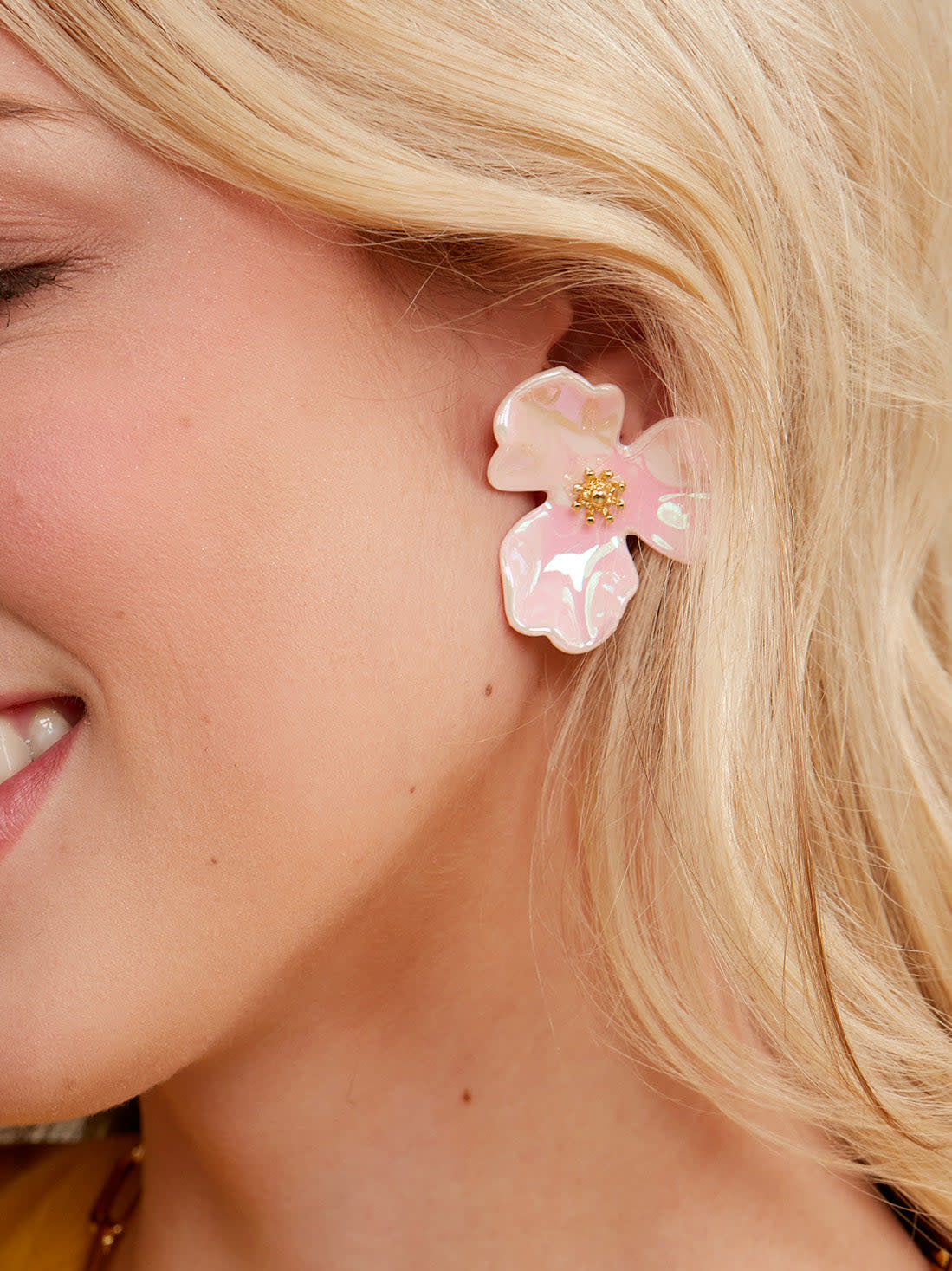 Zenzii Iridescent Resin 3-Petal Earring