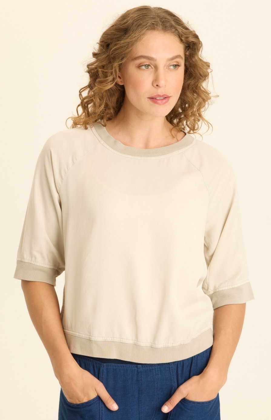 XCVI Linton Top Center Stage