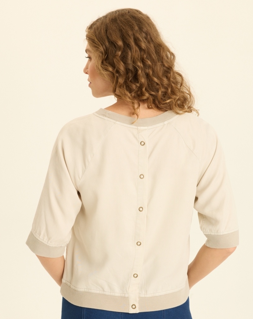 XCVI Linton Top Center Stage