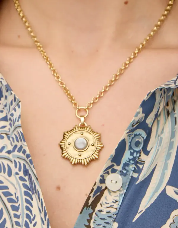 Spartina Spartina Medallion Necklace 20" Mother-of-Pearl