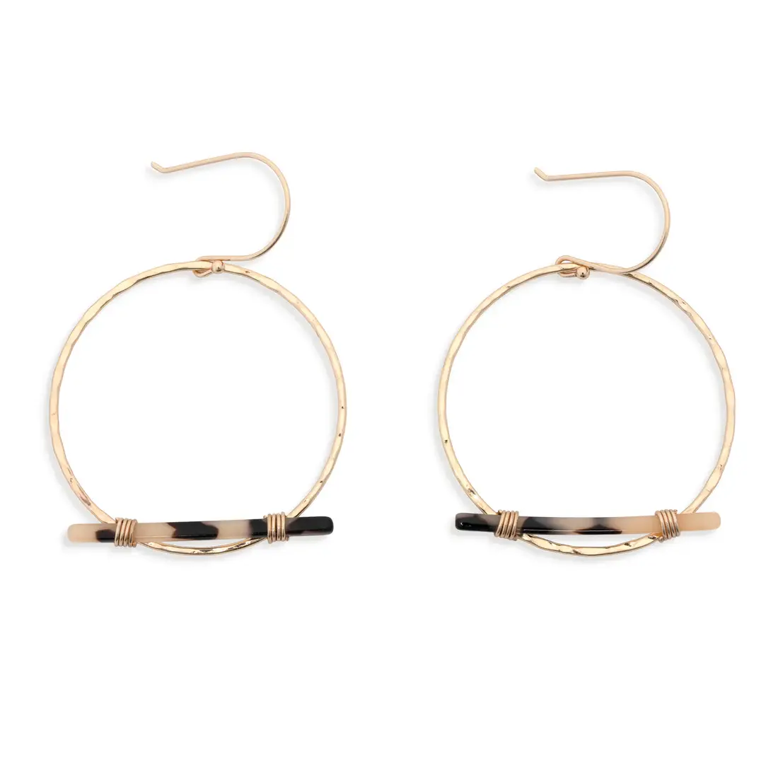 Leslie Curtis Destiny Tortoise Bar Earring