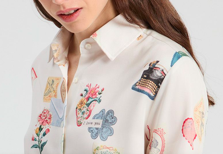 Vilagallo Love Print Top