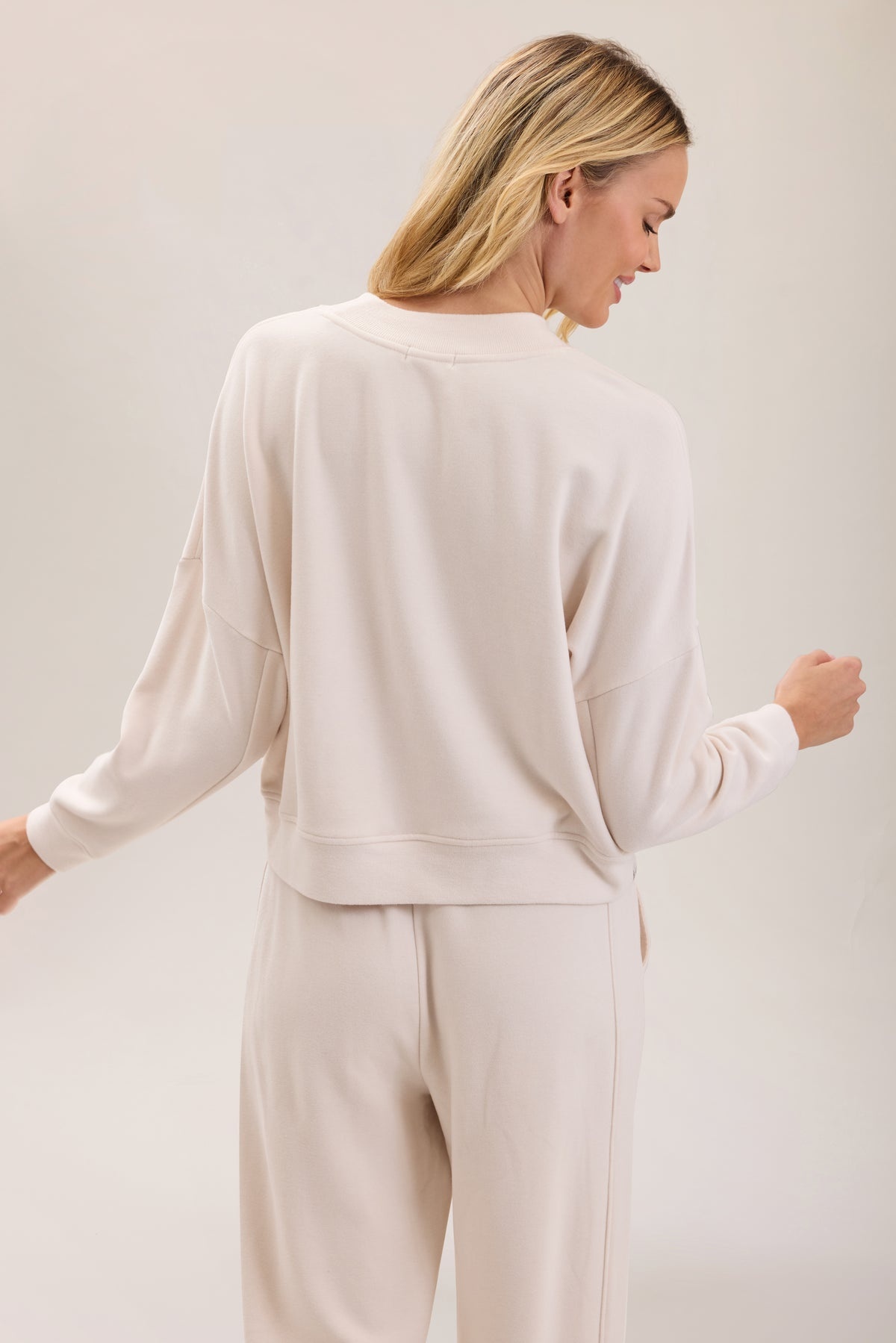 Barefoot Dreams Brushed Fleece Pullover Sand Dune