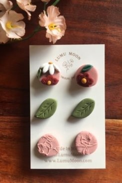 Winter Daydream Floral Stud Earrings Winter Daydream Floral Stud Earrings