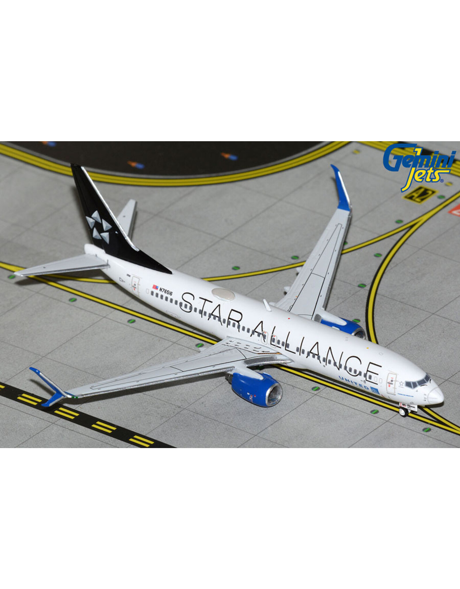 Gemini Gem4 United 737-800 N76516 Star Alliance