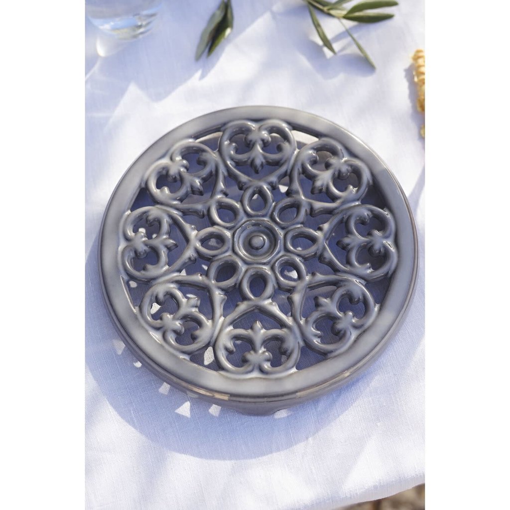 Staub Round Lilly Trivet Cast Iron 23cm /9” - Grey