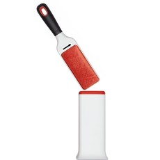 OXO Good Grips Furlifter Garment Brush