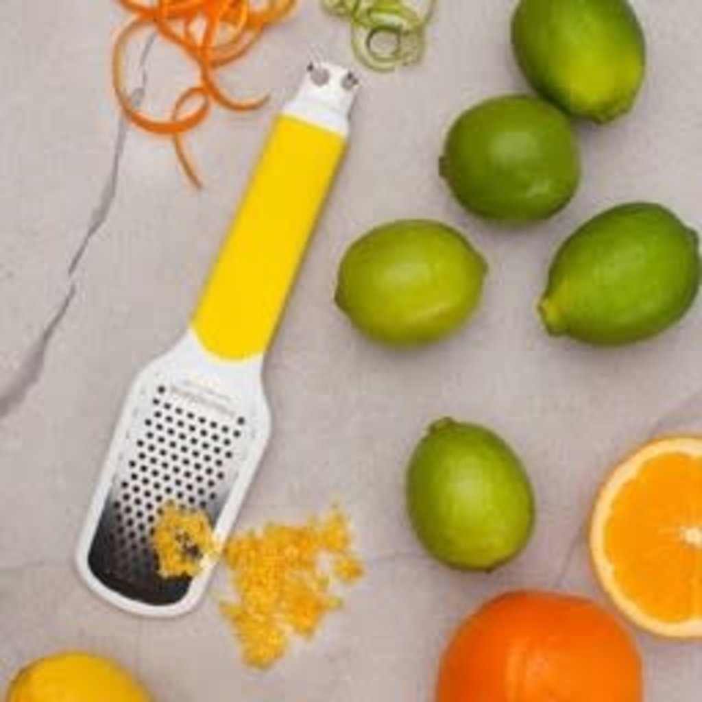 Microplane Ultimate Citrus Tool 2.0 - Yellow - Bar Zester & Garnish Tool