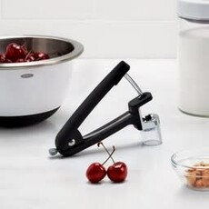 OXO Good Grips Cherry / Olive Pitter