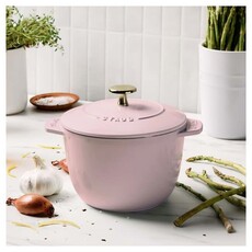 Staub 1.84qt Petite Cocotte