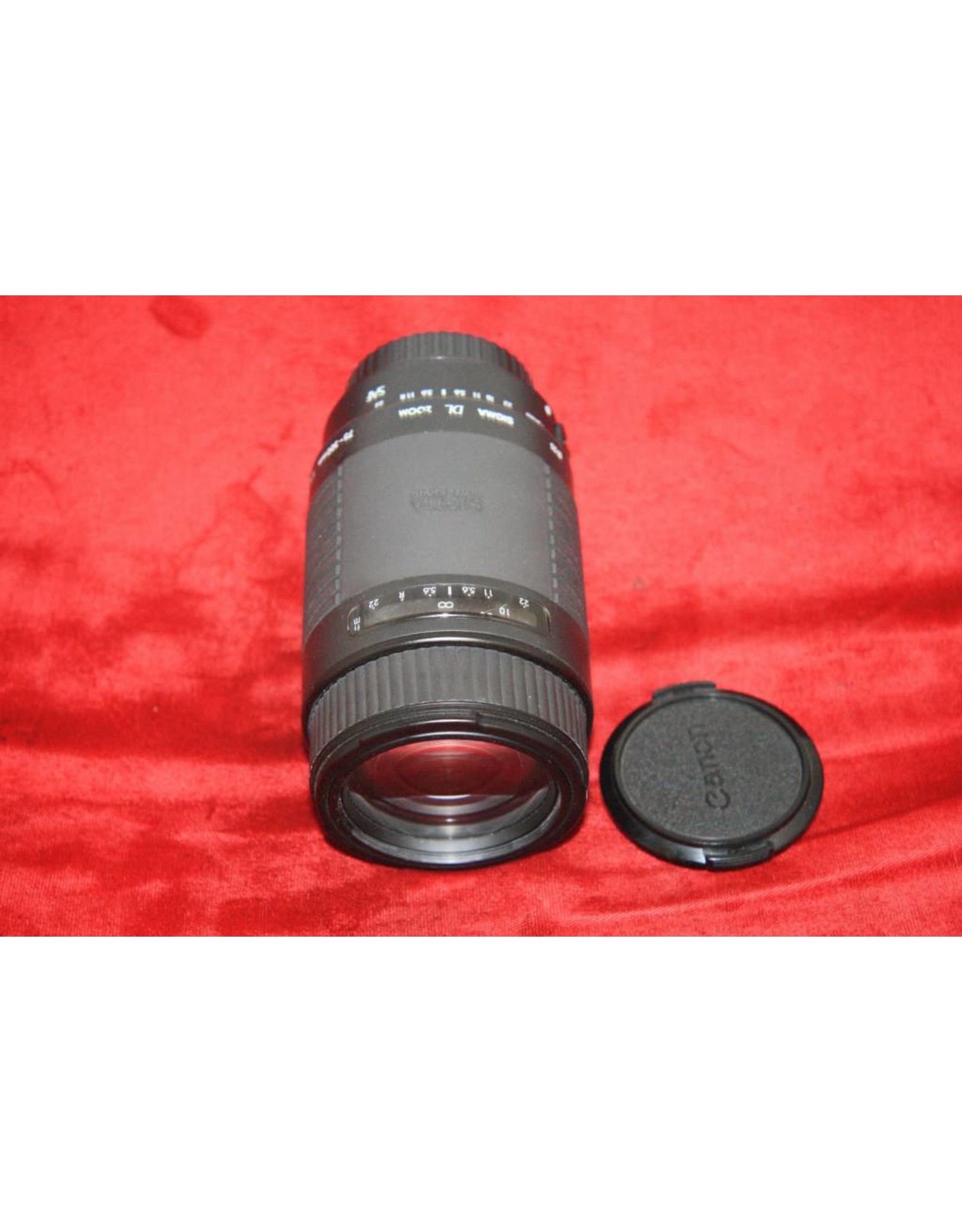 Sigma 75-300 mm f4-5.6 Canon EOS: For Film Camera Only( Auto focus not working)