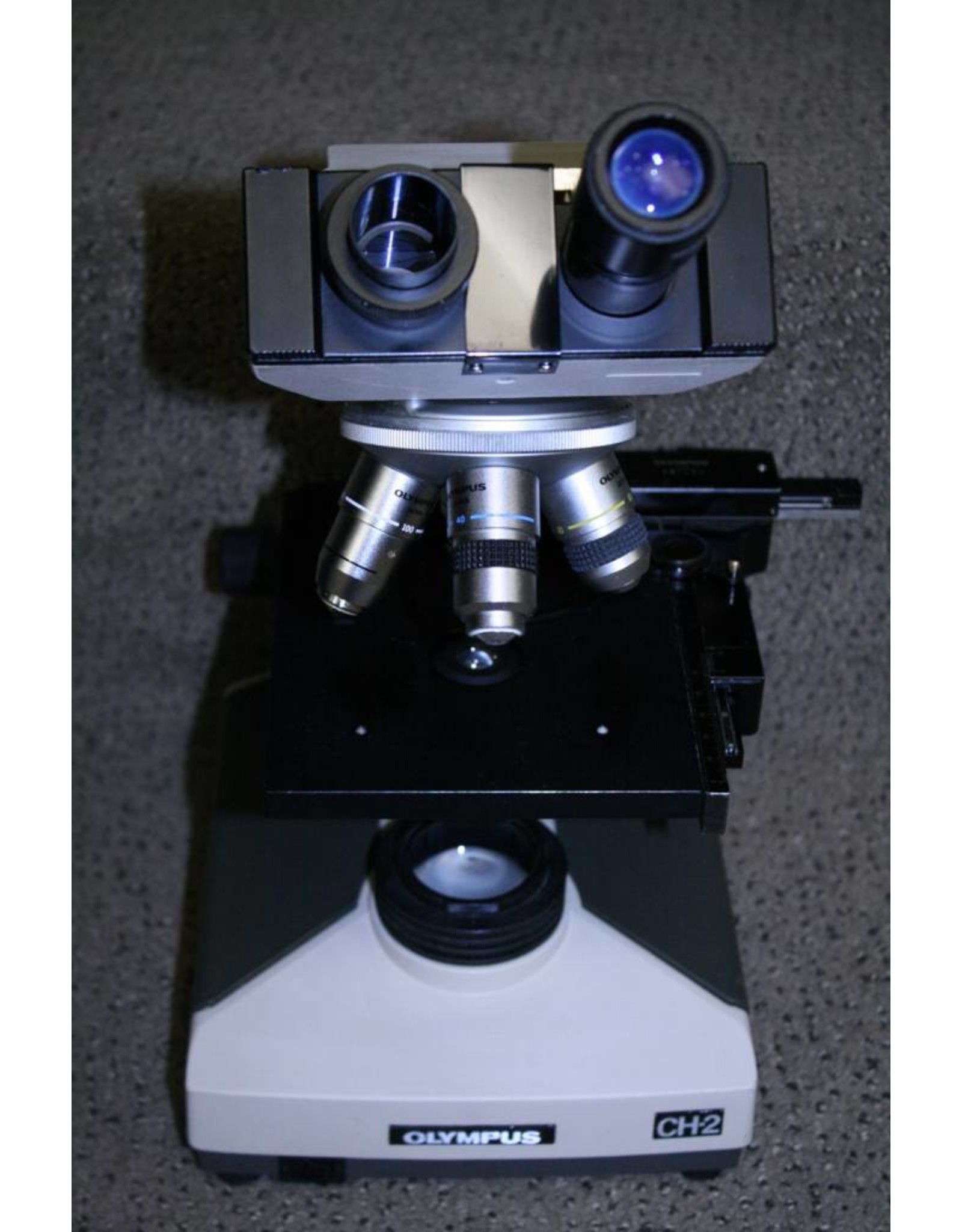Olympus CH2 (CHT) Olympus CH2 Binocular Microscope 4x, 10x, 40x CHT