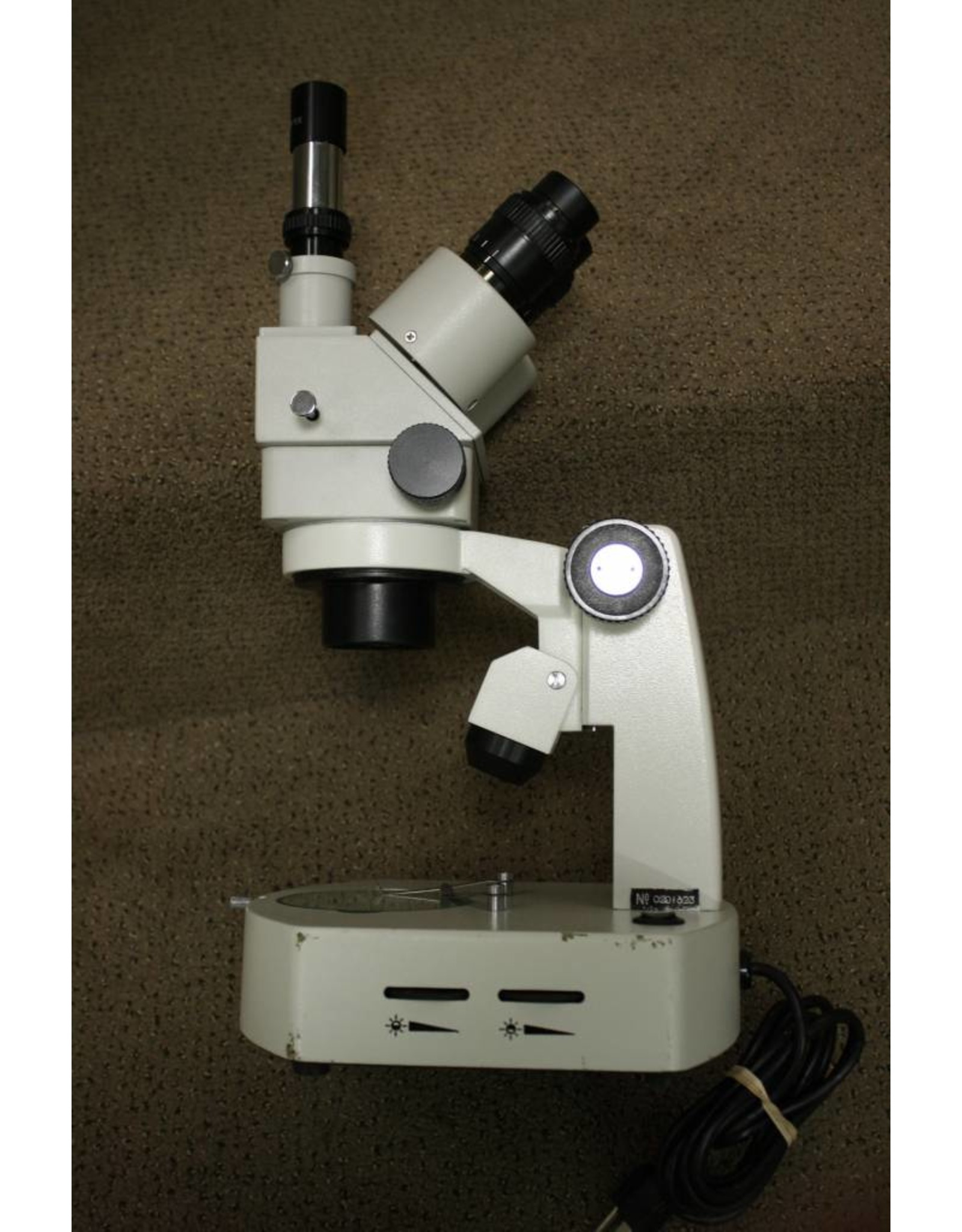 Unbranded Trinocular Microscope (SN 0201623)