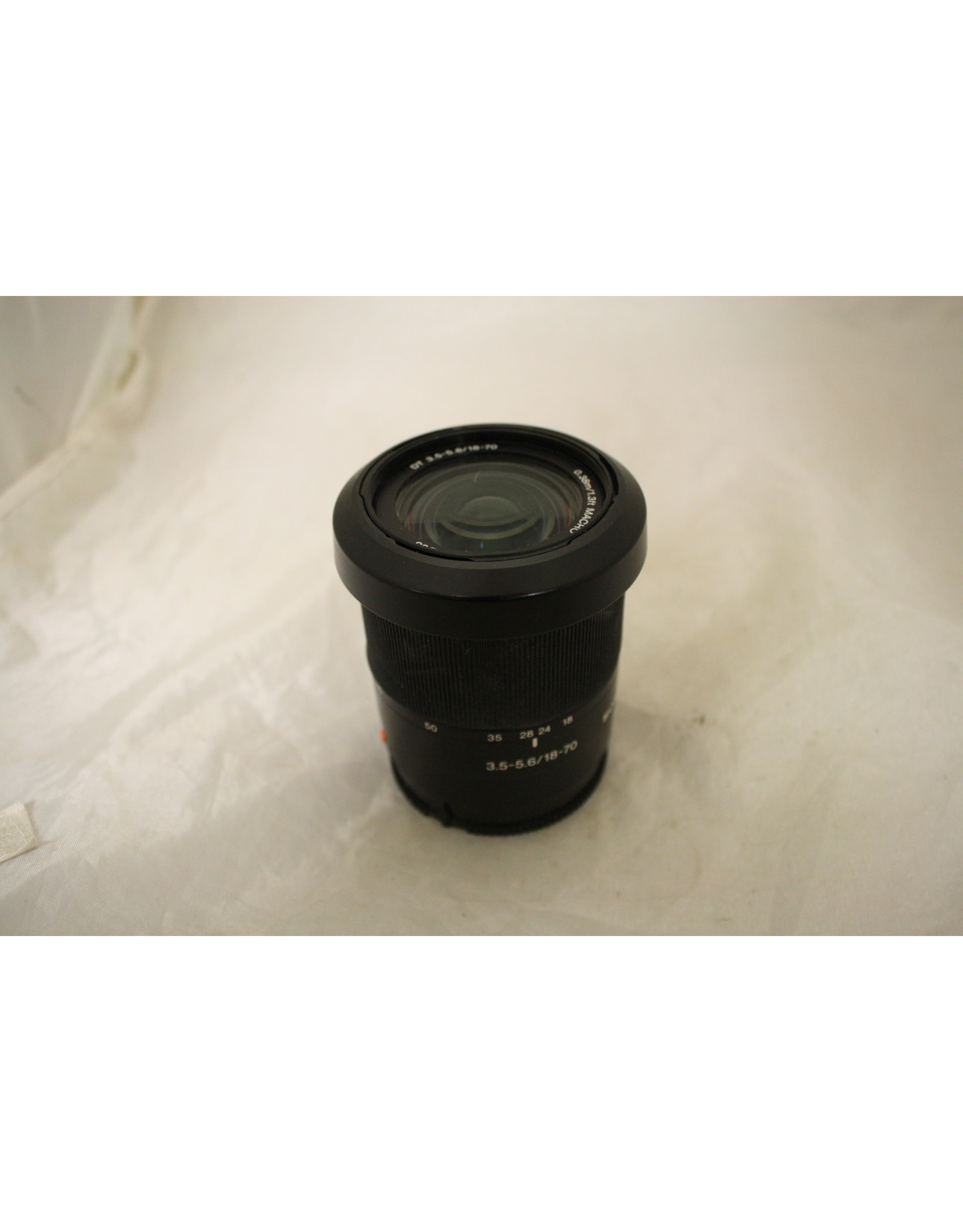 Sony 18-70mm f/3.5-5.6 AF DT Standard Zoom Lens SAL-1870 with SH0006 Hood (Pre-owned)