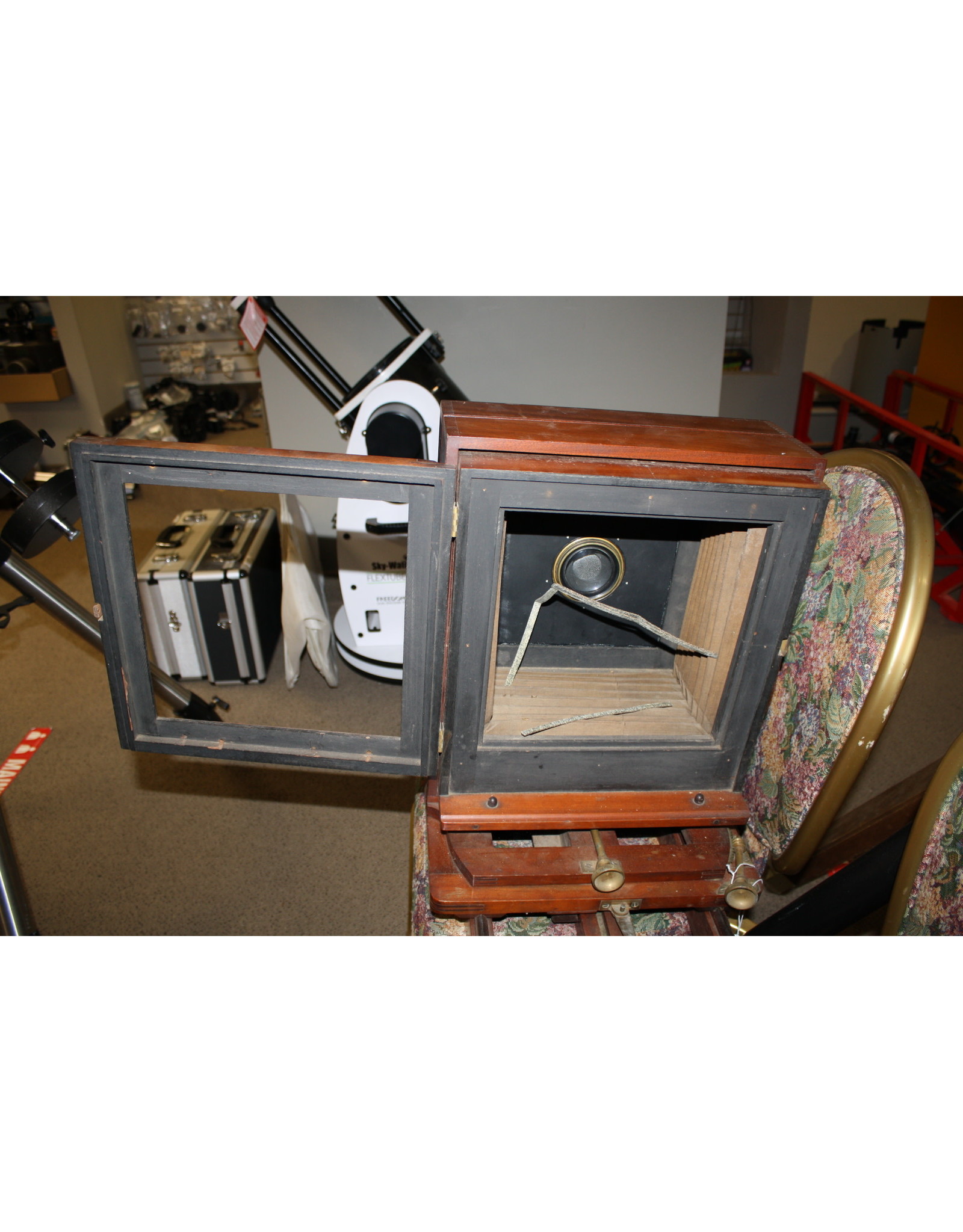 American Optical Company 8x10 View Camera (Pre-Owned)