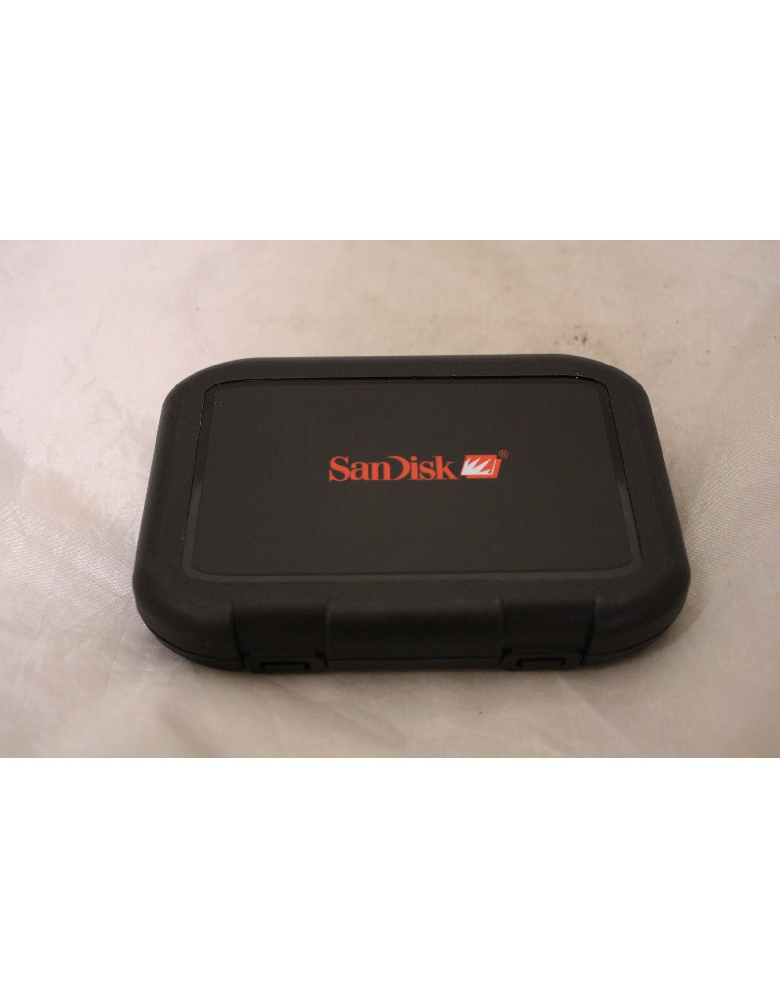 thumbnail image 2 of General Brand Tri-Fold Memory Card Wallet – Protective Case For SD Cards 2 of 3