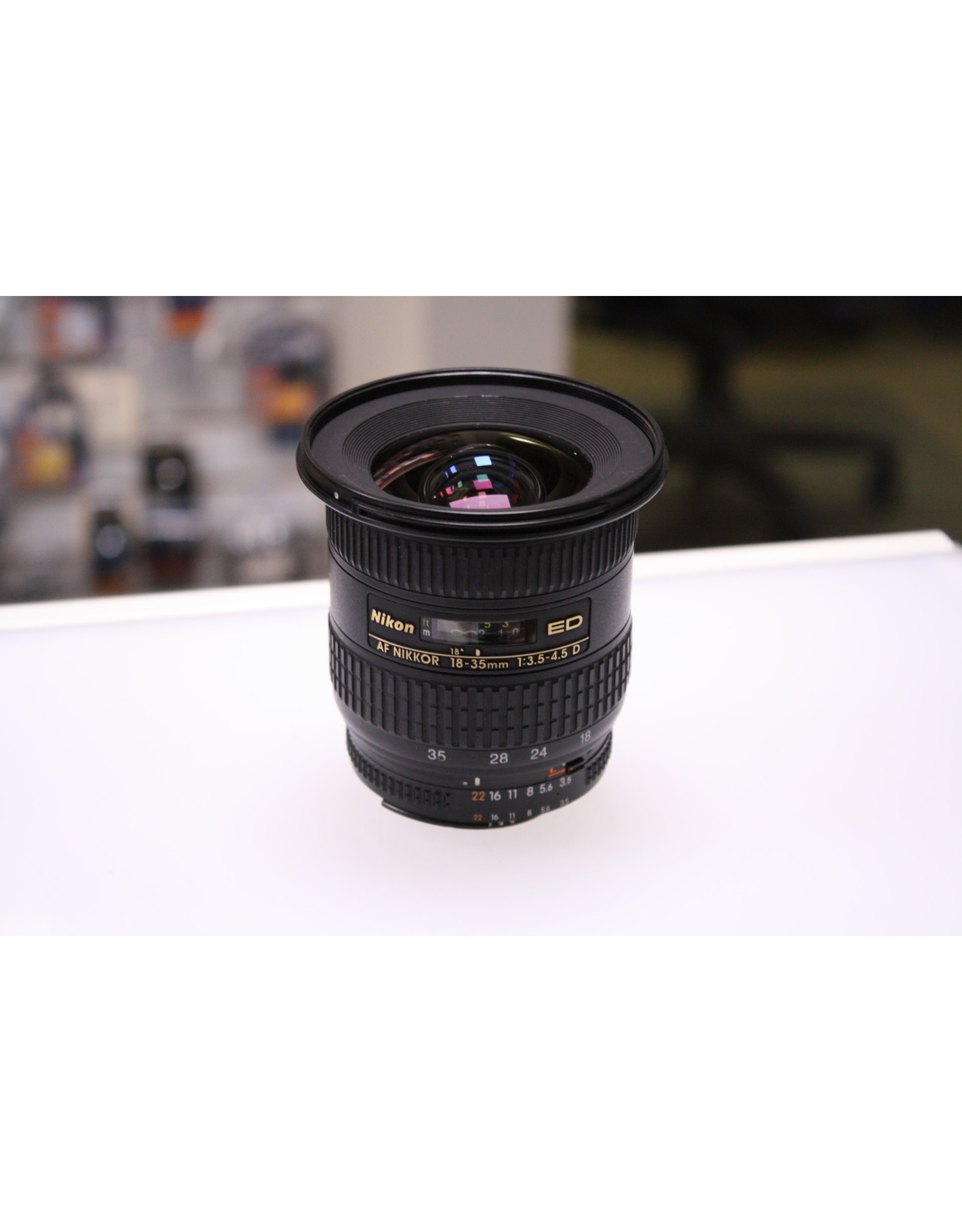 Nikon ED AF Nikkor 18-35mm f3.5-4.5D Lens with Hood (Pre-owned