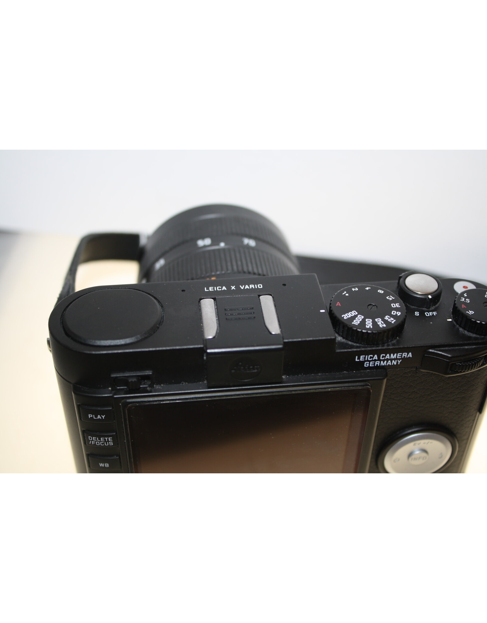 Leica X Vario Compact Digital Camera w/ Vario Elmar 28-70 mm f/3.5-6.4 ASP (Pre-owned)