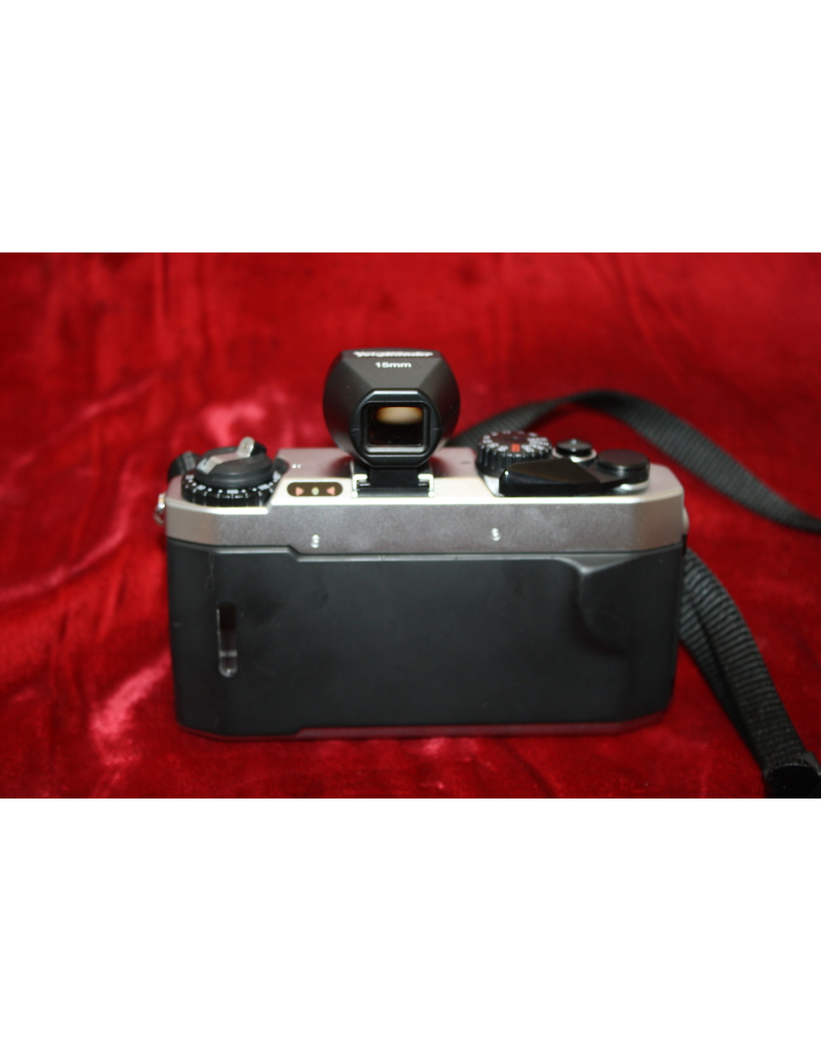 Voigtlander Bessa L + Super Wide Heliar 15mm F4.5 Lens From