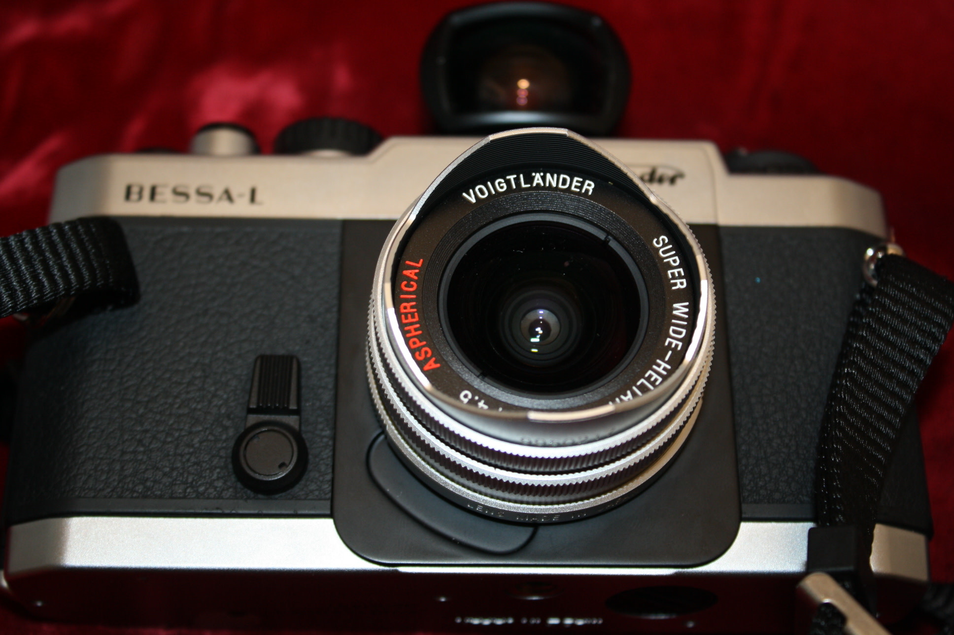 Voigtlander Bessa L + Super Wide Heliar 15mm F4.5 Lens From JAPAN[Near  MINT+++]