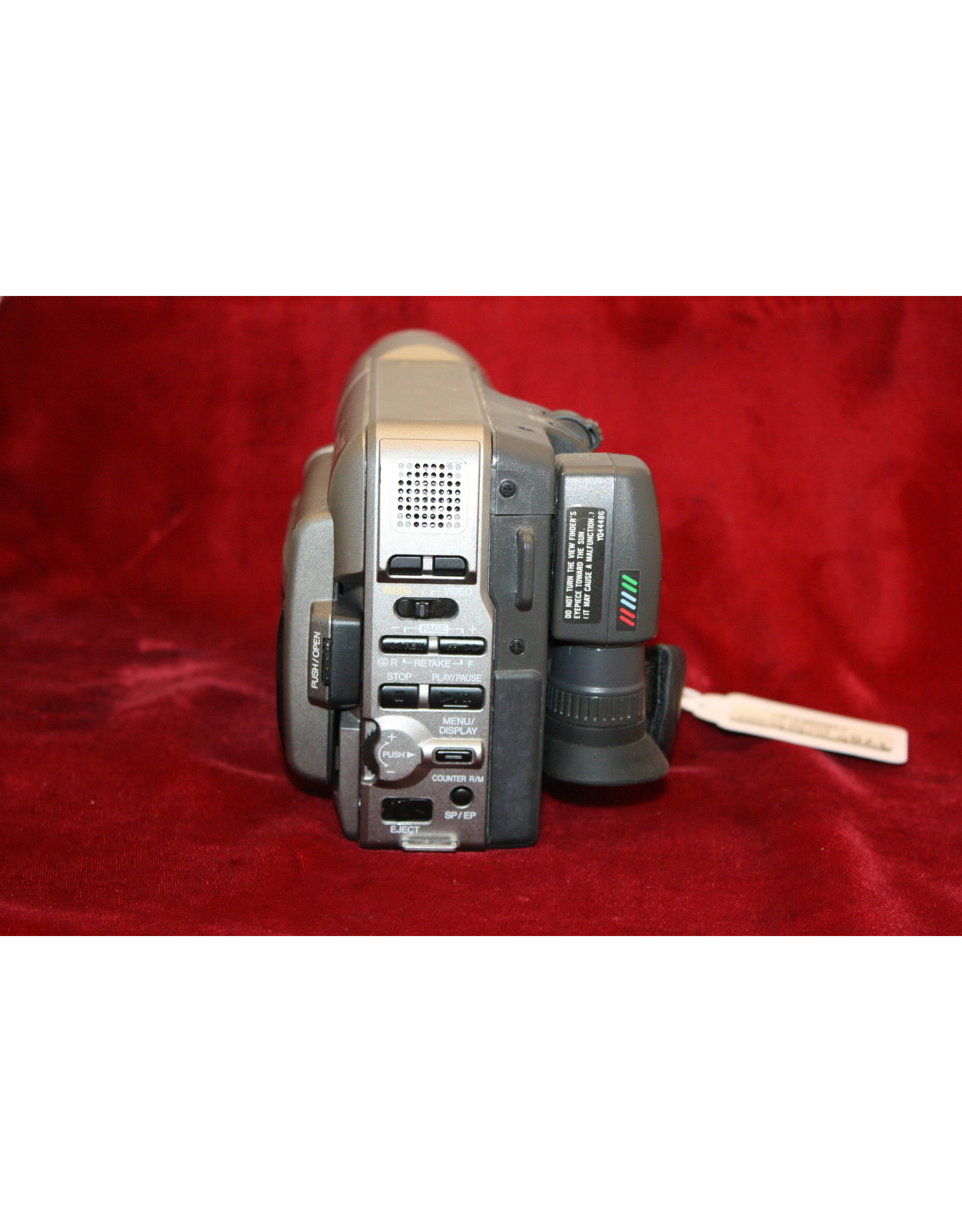 JVC Digital Still Camera Super VHSc  GR-SXM920U 400x Digital Zoom with controller , battery, charger, and case (Pre-Owned)
