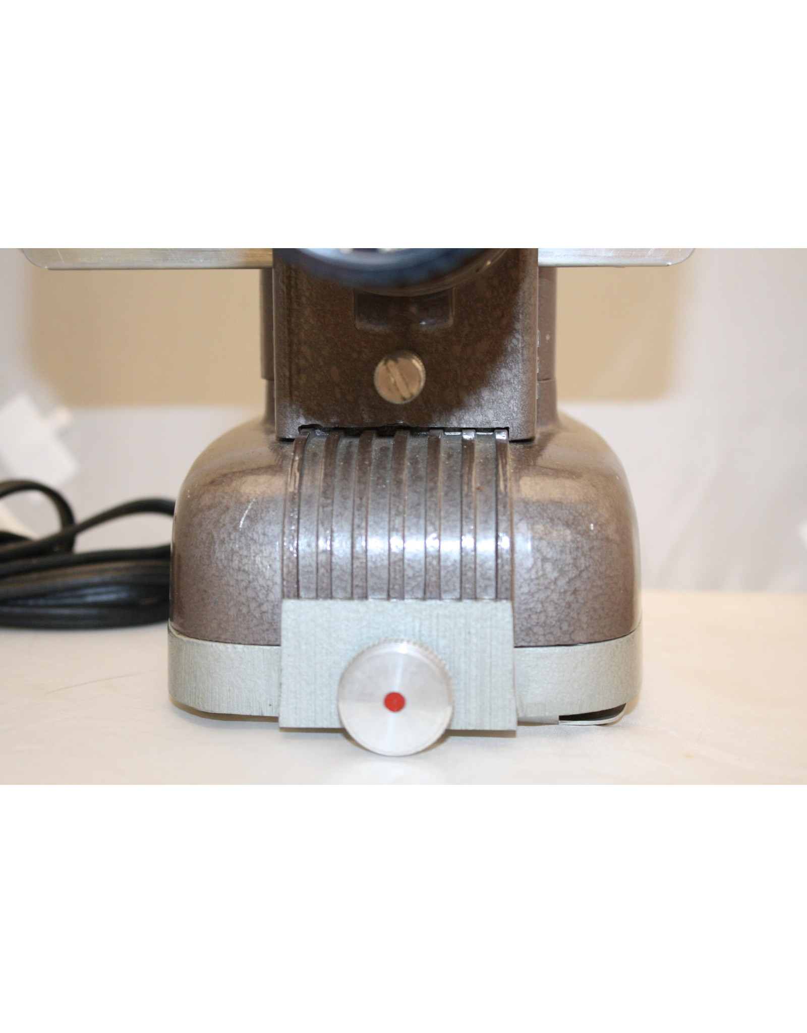 TDC Vivid 35mm Manual Feed Slide Projector (Preowned) Camera Concepts & Telescope Solutions