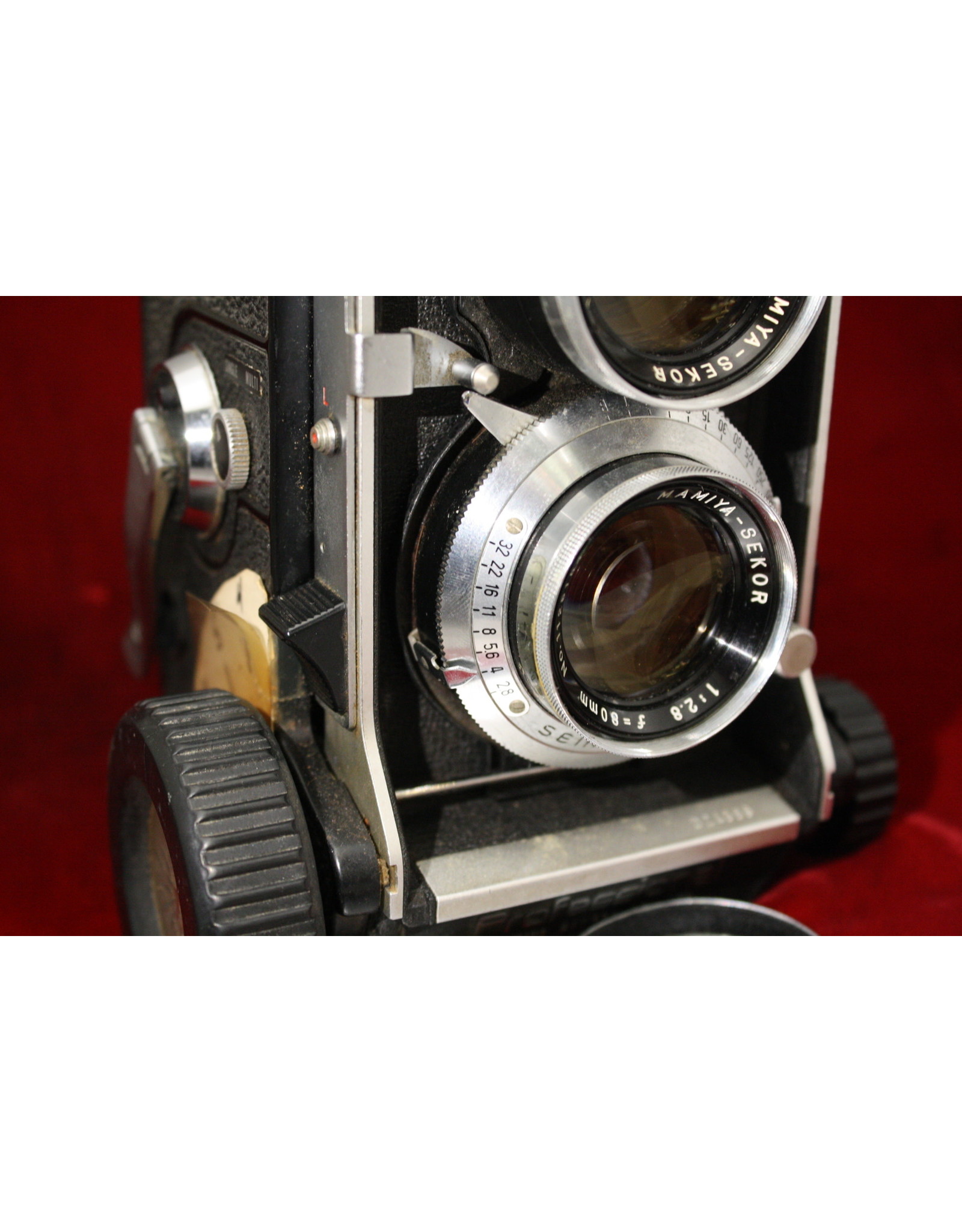 Mamiya-Sekor Mamiya C330 with Eye Level Prism and 80mm 2.8 Lens (Pre-owned)