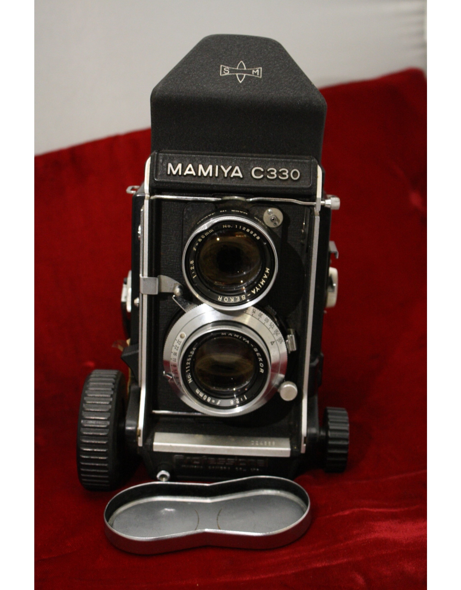 Mamiya-Sekor Mamiya C330 with Eye Level Prism and 80mm 2.8 Lens (Pre-owned)