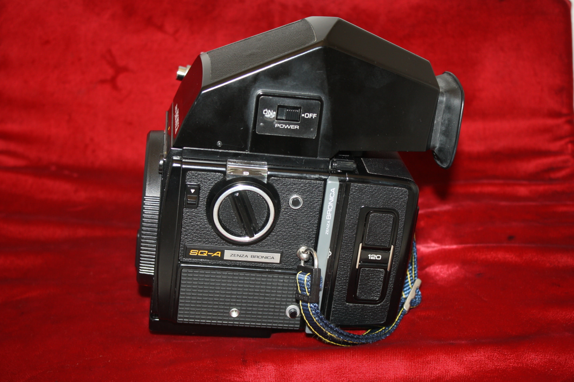 Bronica SQ-A body with auto prism finder, 120 back, speed grip and