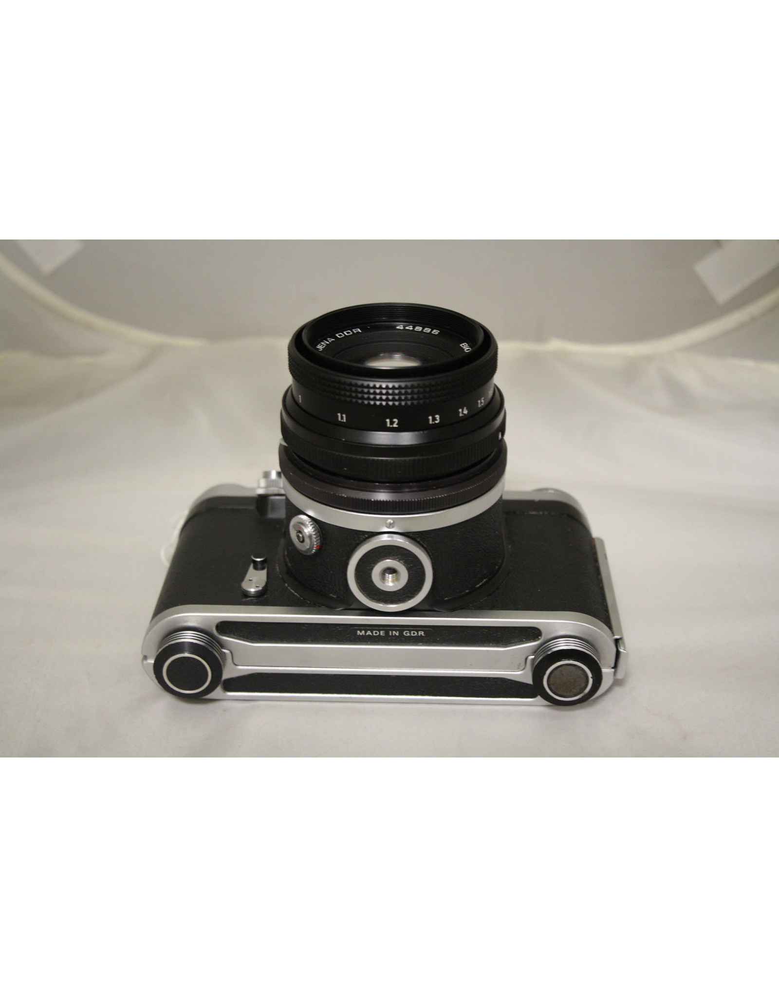 Pentacon Pentacon Six TL 6x6 Camera Biometar 80mm f2.8 Lens with WL Finder (Excellent-Pre-owned)