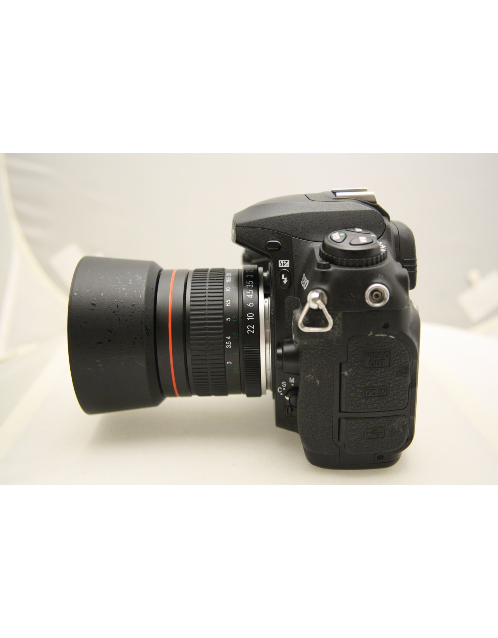 Nikon Nikon D200 10.2MP Digital SLR Camera w/ 35mm 1.8 Lens (?) (Pre-Owned)