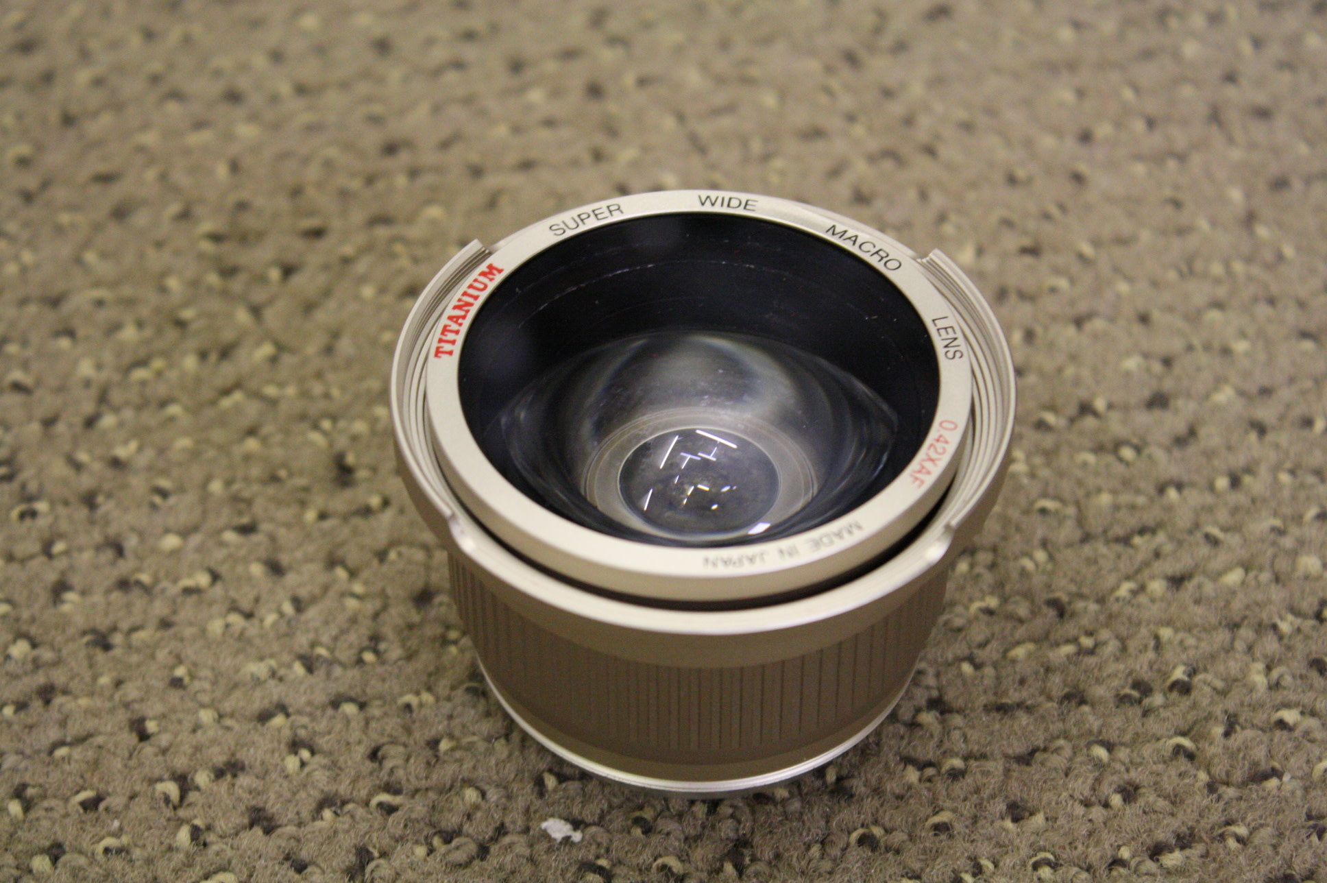 Titanium Super Wide Macro Lens 0.42XAF with Case (46mm Thread