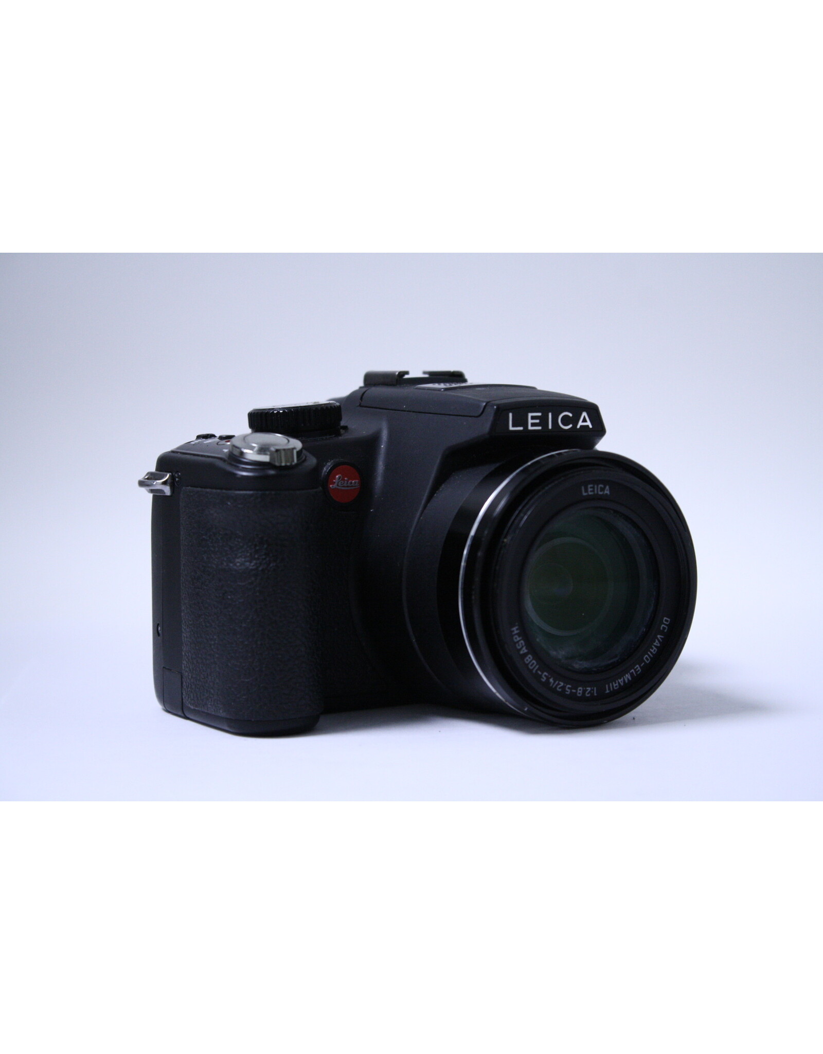 Leica V-LUX 2 14.1 MP Digital Camera Black with a free charger(Pre-owned)