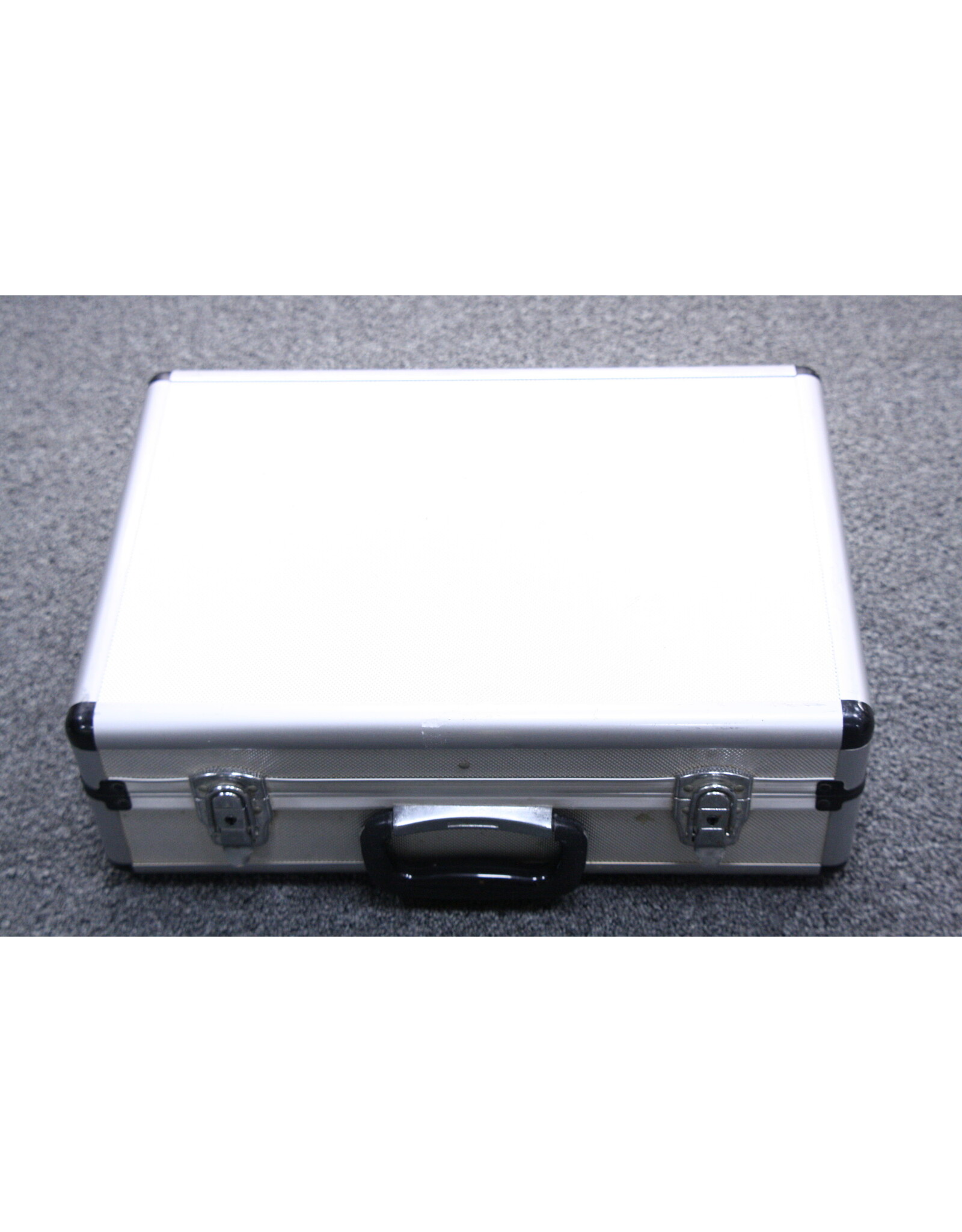 Aluminum Hard 17 x 12"  Attache Case with foam