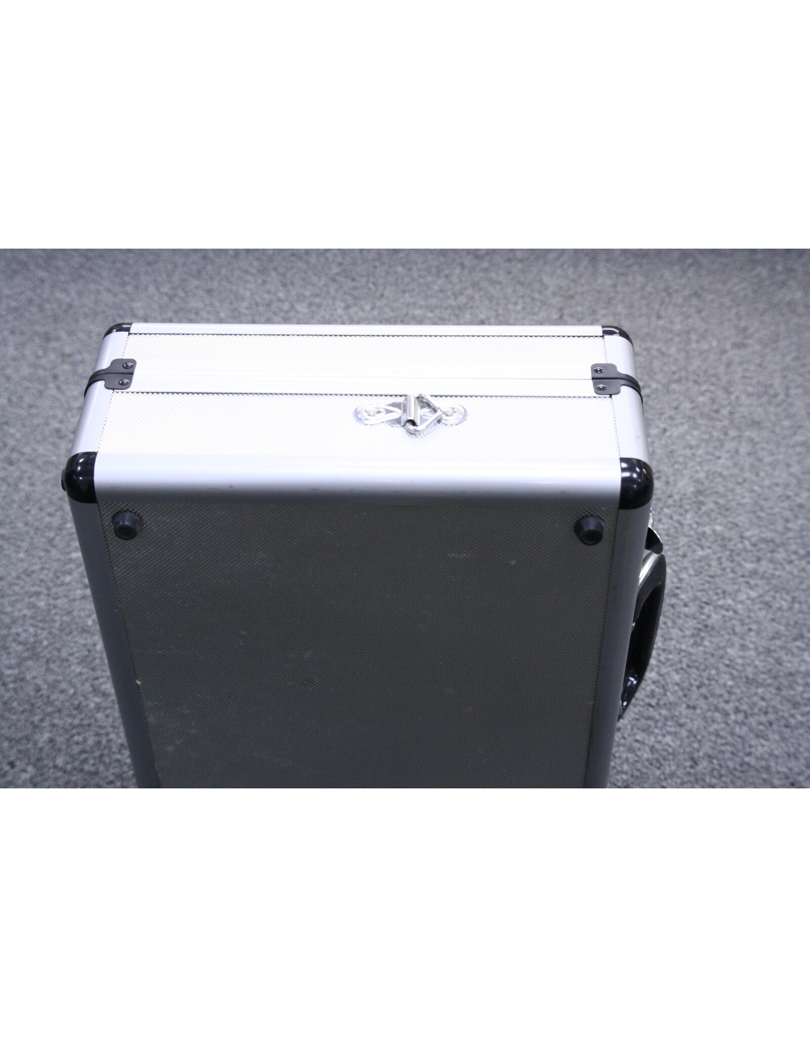 Aluminum Hard 17 x 12"  Attache Case with foam