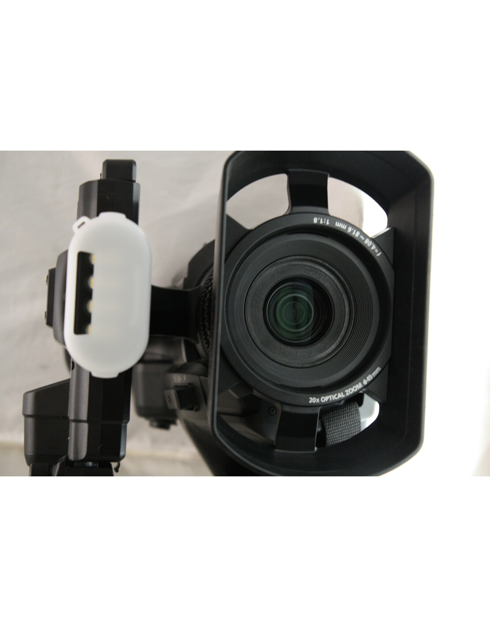 Panasonic Panasonic AG-AC30 Full-HD AVCCAM Handheld Camera (US Version) Pre-Owned