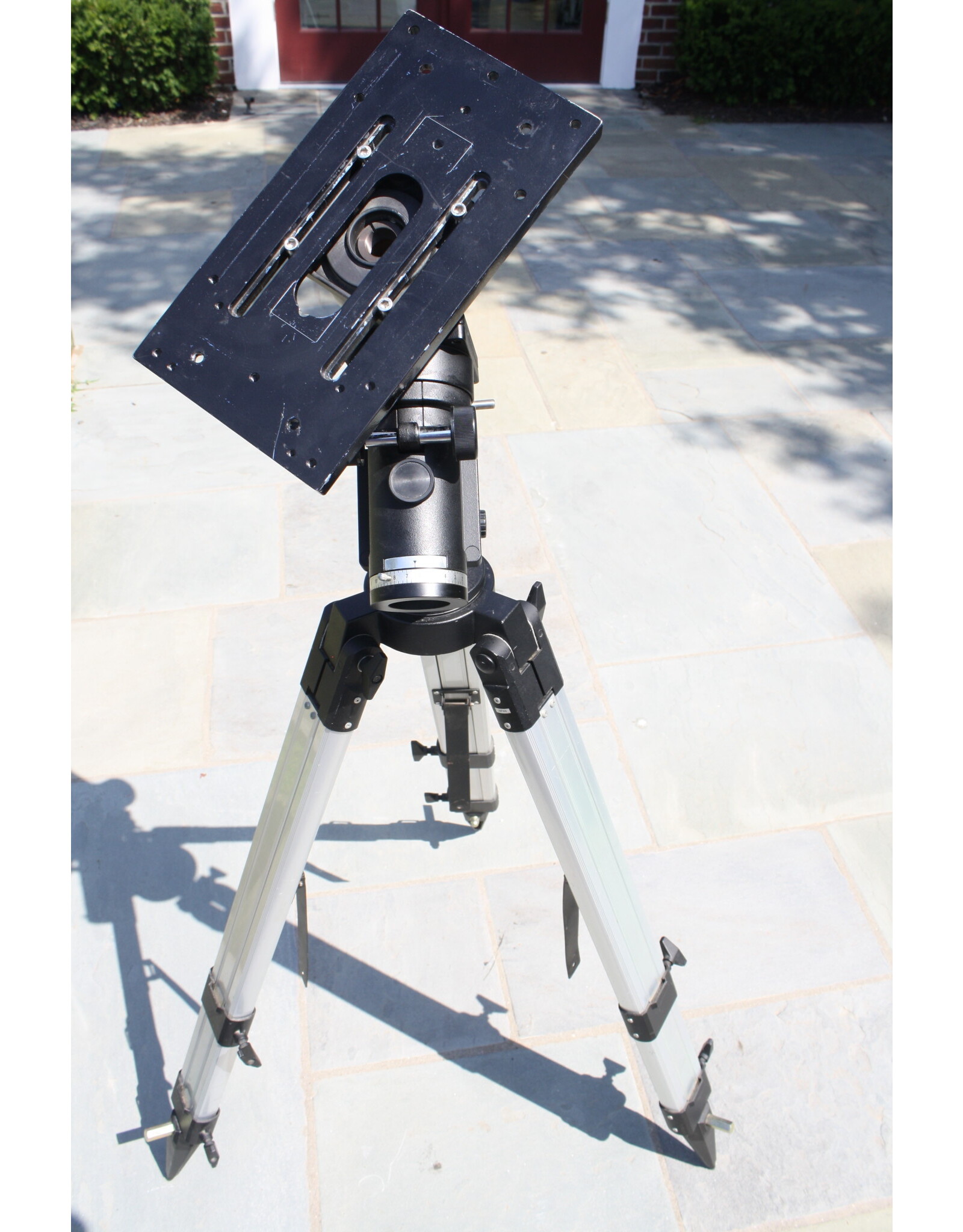 Tele Vue (?) The original "Tele Vue Systems" mount (the "RSM-2000") (??) AS-IS