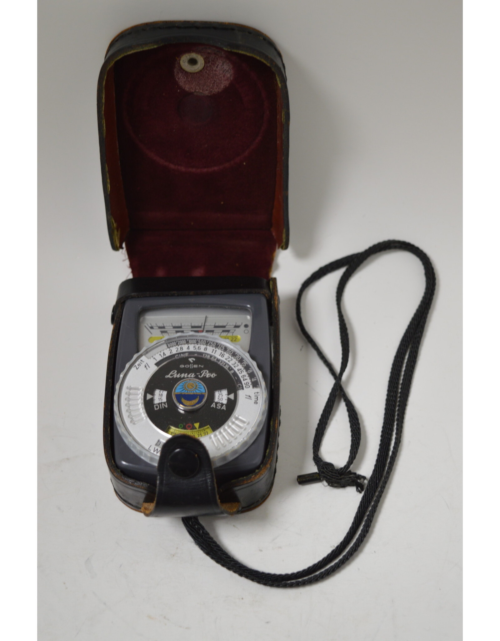 Gossen Gossen Luna Pro Light meter with Case (Pre-owned)