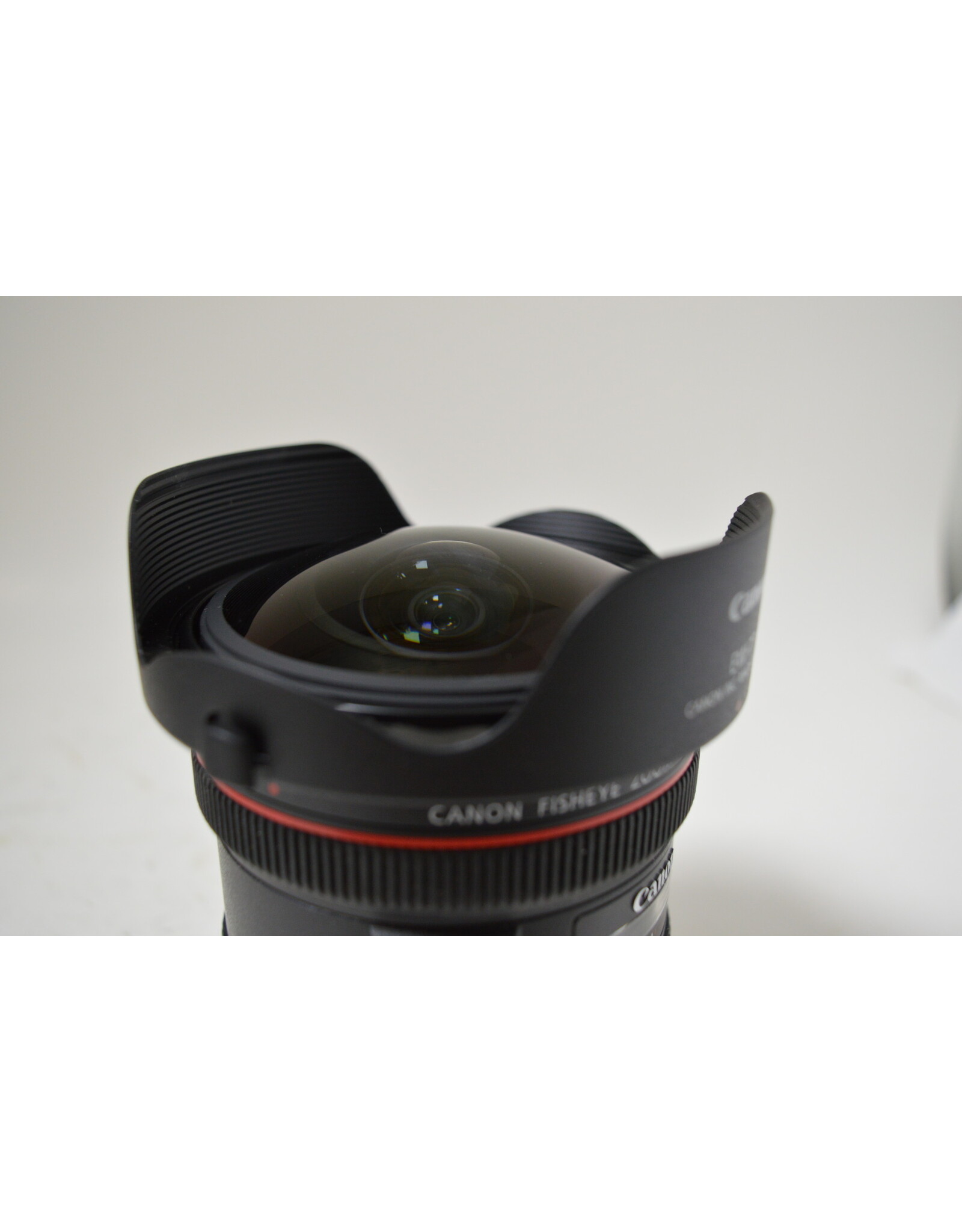 Canon Canon EF 8-15mm f/4L Fisheye USM Lens (Pre-owned)