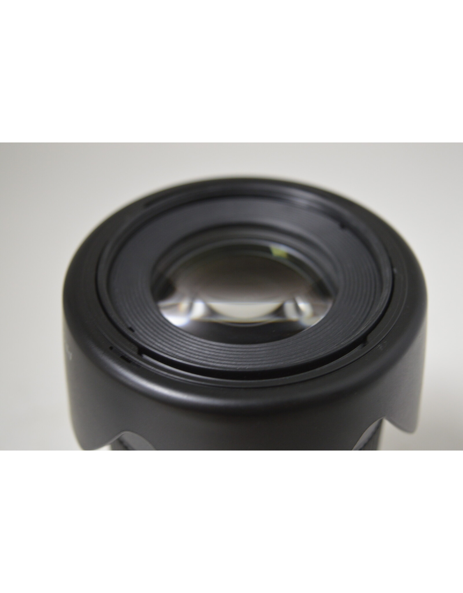 Canon Canon EF 100mm f2.8 L Macro IS USM AF Auto focus Lens with Hood (Pre-owned)