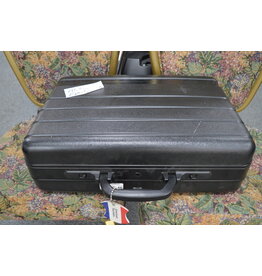 Chinon Chinon CV-T84 VHS Camcorder Outfit with Hard Case (Pre-owned)