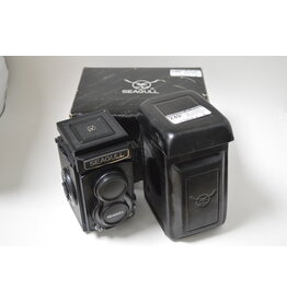 SeaGull Model GC-105 Twin Lens Reflex Medium Format 120 Camera with Case (MINT in BOX!)