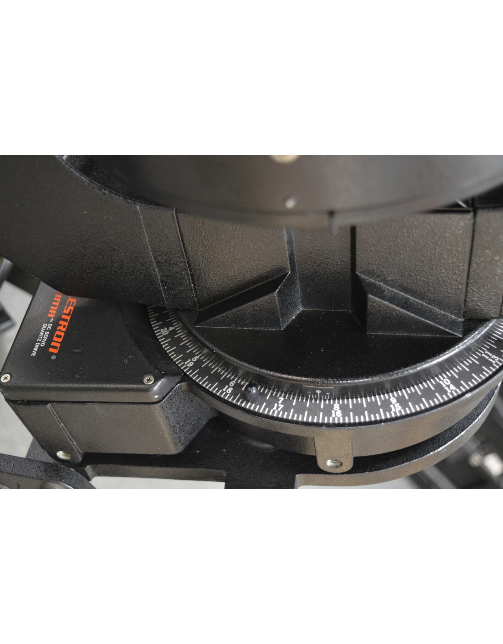 Celestron Celestron C8 Ultima SCT f10 Package Starbright Coatings with Case , Wedge and Tripod (Pre-owned)