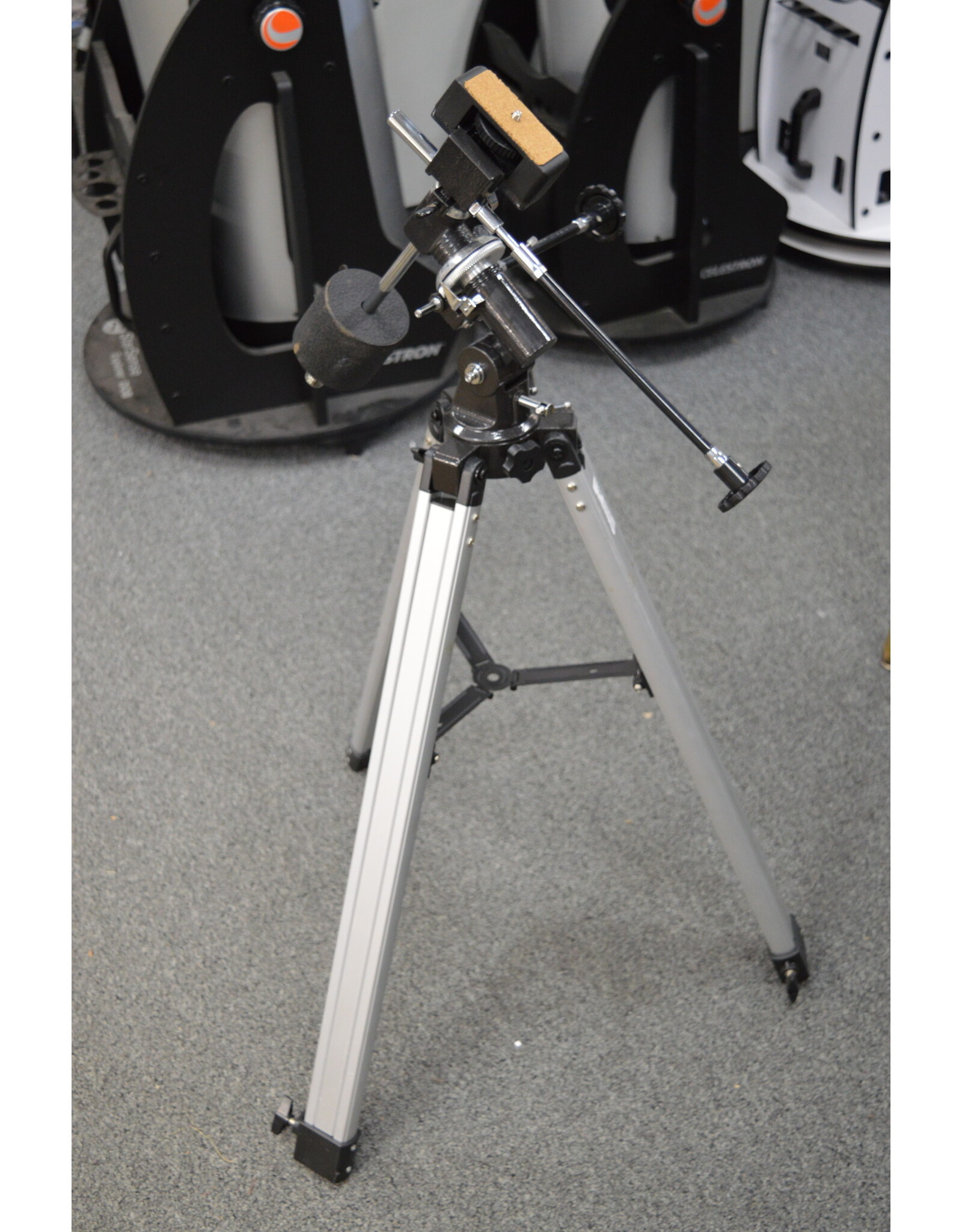 Unbranded EQ2 Equatorial Mount with 1/4-20 Camera/Scope Platform (Pre-owned)