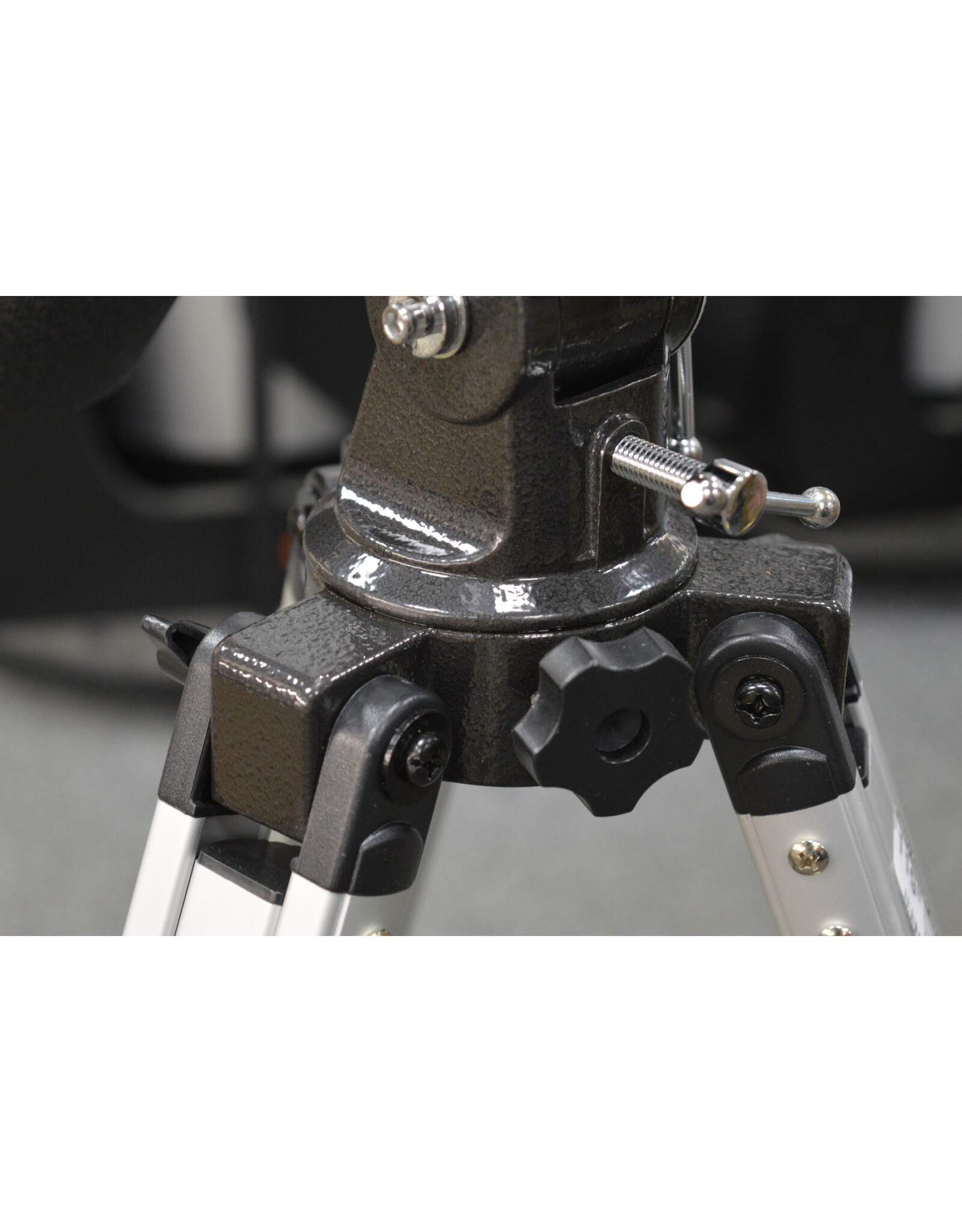 Unbranded EQ2 Equatorial Mount with 1/4-20 Camera/Scope Platform (Pre-owned)