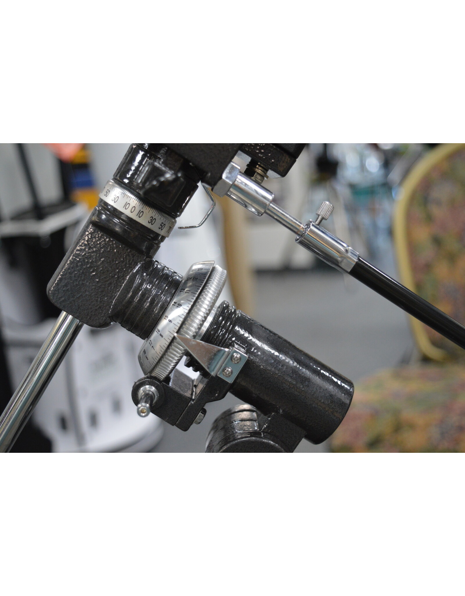 Unbranded EQ2 Equatorial Mount with 1/4-20 Camera/Scope Platform (Pre-owned)