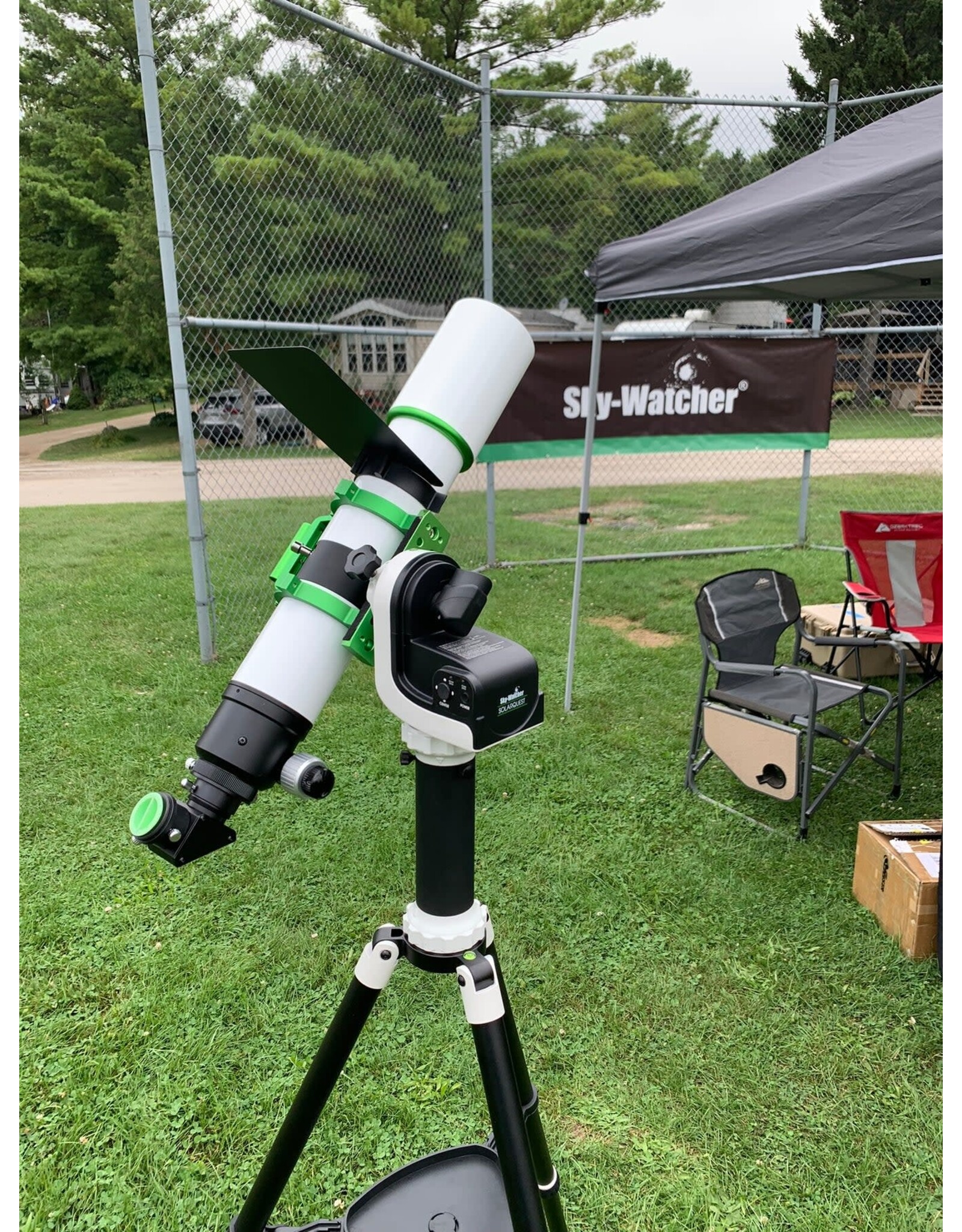 Sky-Watcher Sky-Watcher Heliostar 76 H-Alpha Solar Telescope / SolarQuest Mount Kit