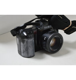 Konica Minolta Minolta Maxxum 7000i 35mm SLR Film Camera (Pre-owned)