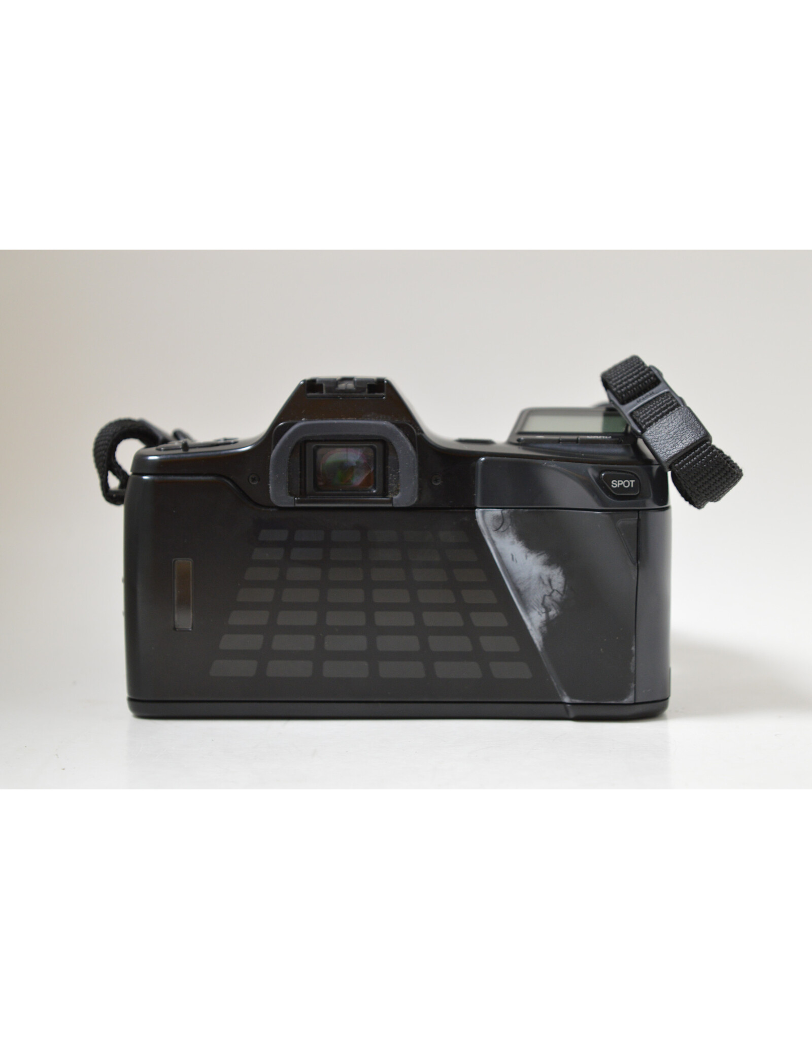 Konica Minolta Minolta Maxxum 7000i 35mm SLR Film Camera (Pre-owned)