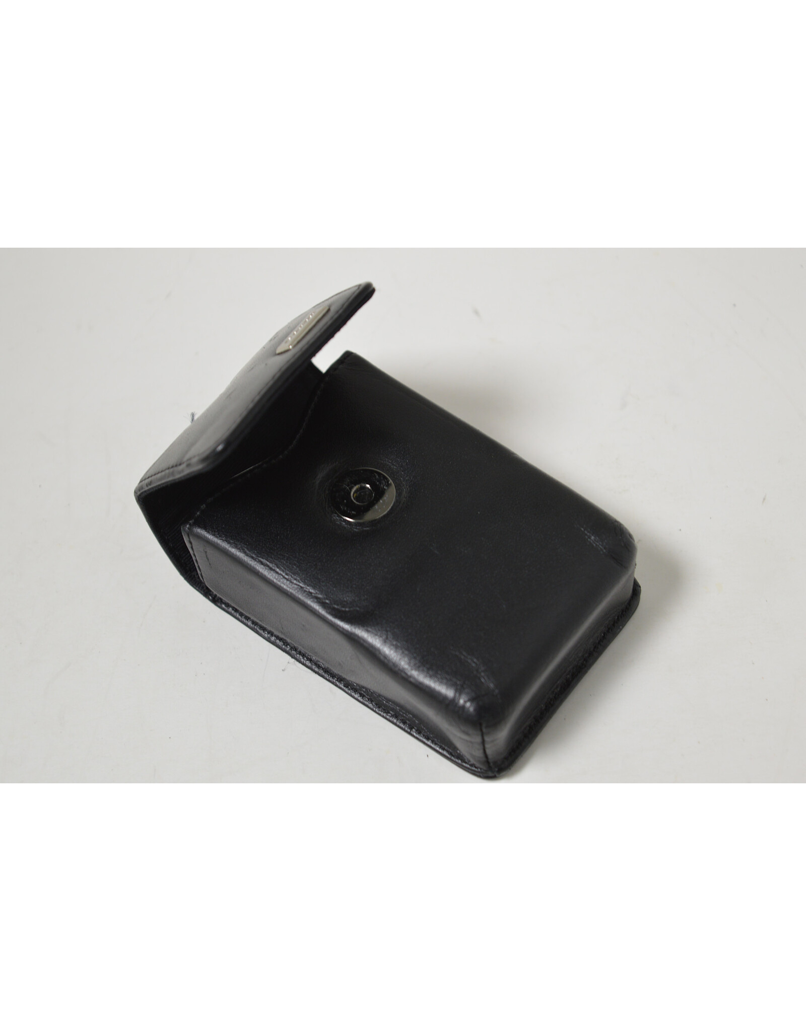 Canon Canon Point and Shoot Leather Case (Pre-owned)